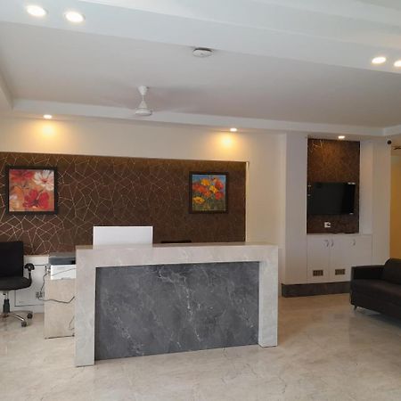 Hotel The Luxem - Behind Ibis Hotel Gurugram غورغاون المظهر الخارجي الصورة